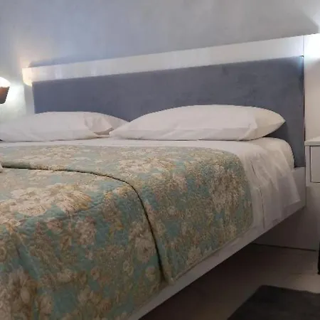 Pavlica Apartman Zára